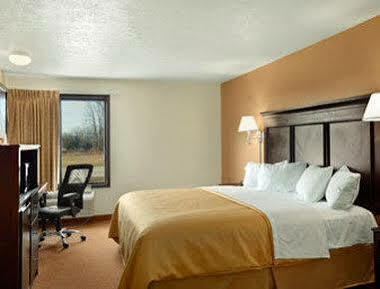 Howard Johnson By Wyndham Appleton Exterior foto